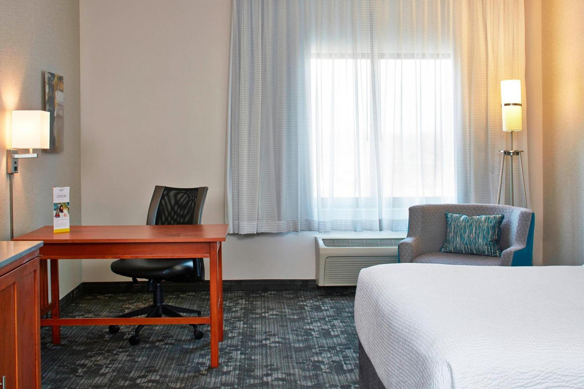 Courtyard By Marriott Bloomington Mall Of America Hotel Bagian luar foto